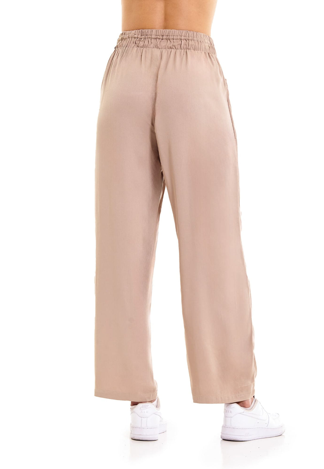 Pantalón con detalle en cintura