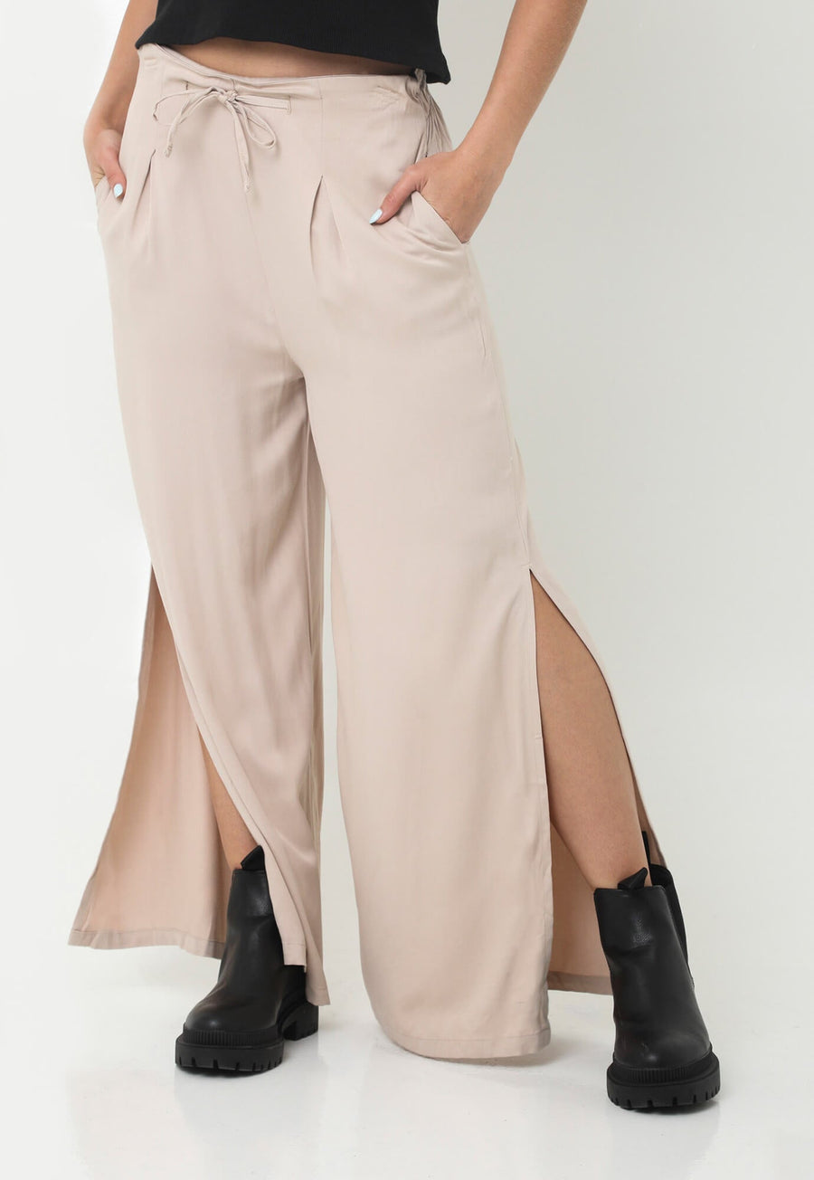 Pantalón arena con aberturas laterales para mujer