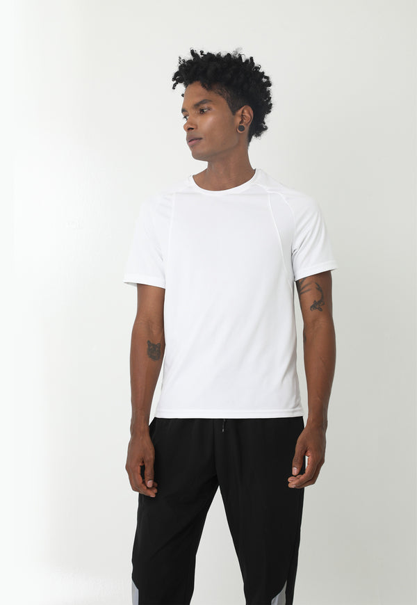 Camiseta deportiva blanco óptico fondo entero, manga corta y cuello redondo para hombre