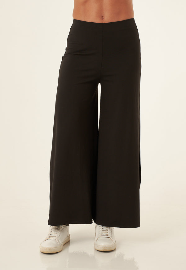 Pantalón negro con aberturas