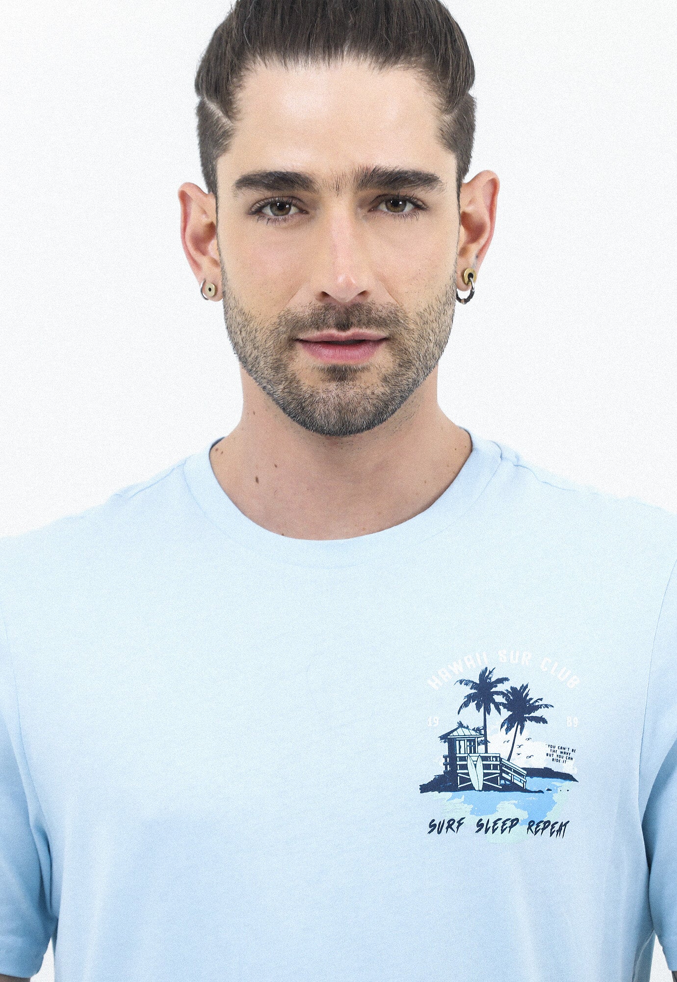 Camiseta de playa azul cielo con estampado frontal y en posterior para hombre