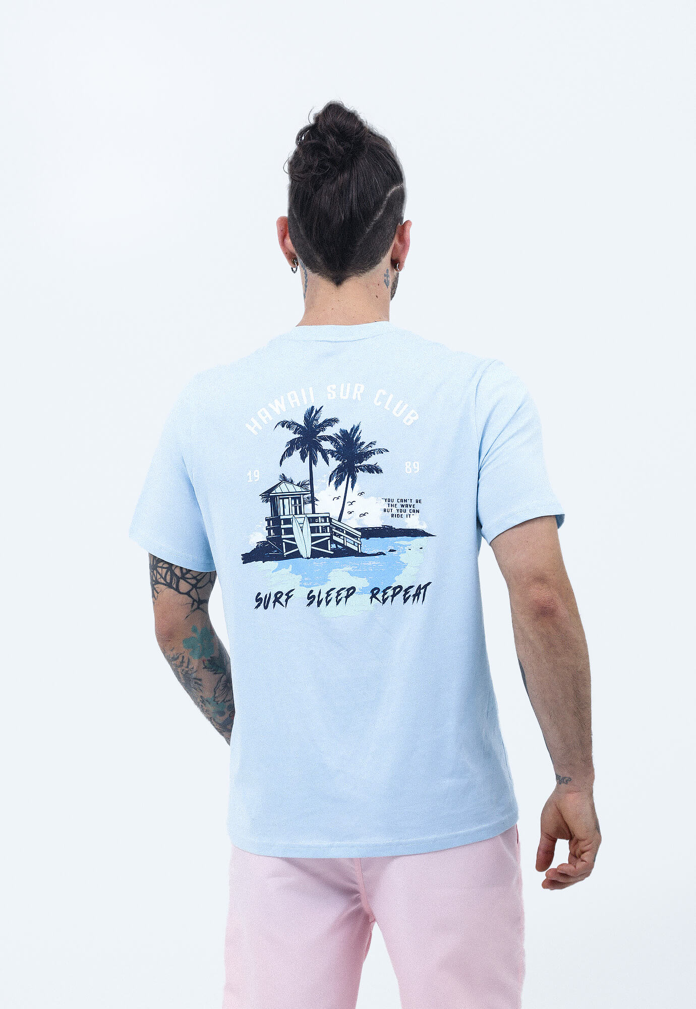 Camiseta de playa azul cielo con estampado frontal y en posterior para hombre