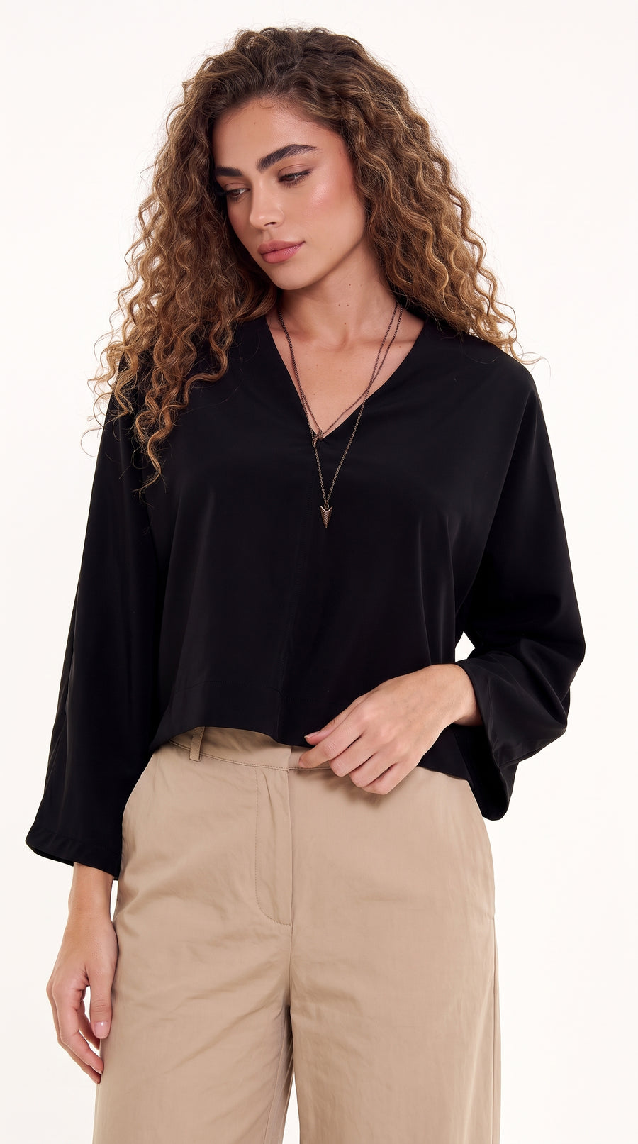 Blusa negra manga larga con escote en V para mujer – Belife