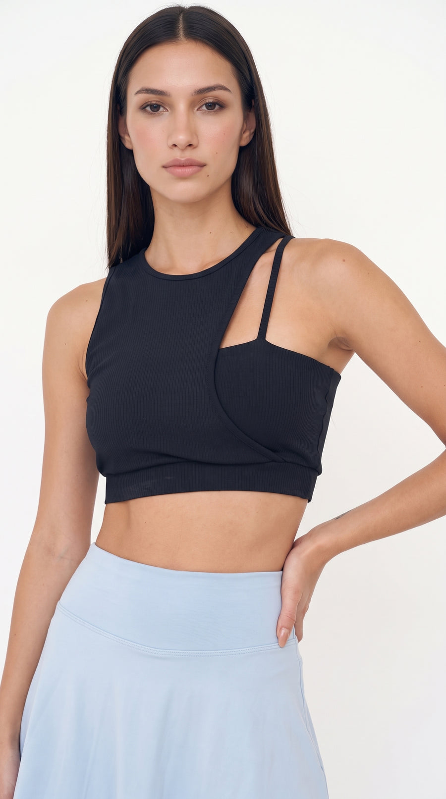 Top deportivo negro asimétrico para mujer