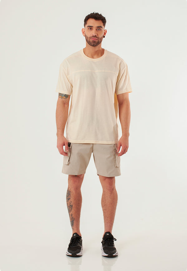 Camiseta con detalle frontal que suma estilo.