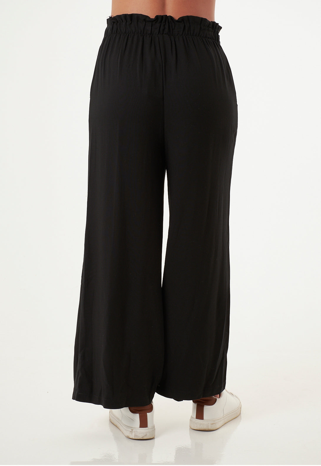 Prenda cómoda, fresca y fácil de combinar.