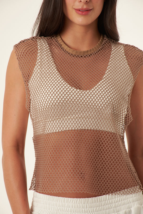 Camiseta manga sisa color café en tela malla para mujer