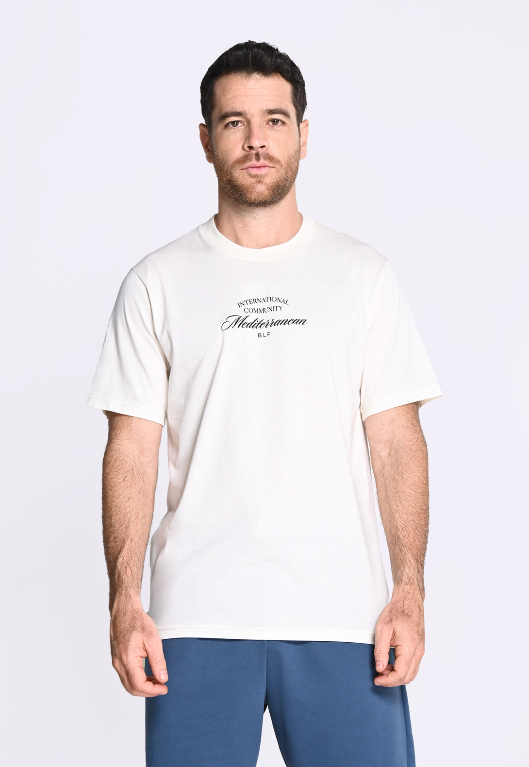 Diseño con estampado adelante y atrás.