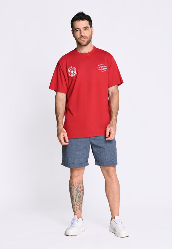 Camiseta de manga corta con cuello redondo.