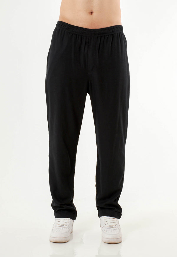 Pantalón hecho en materiales de alta calidad.