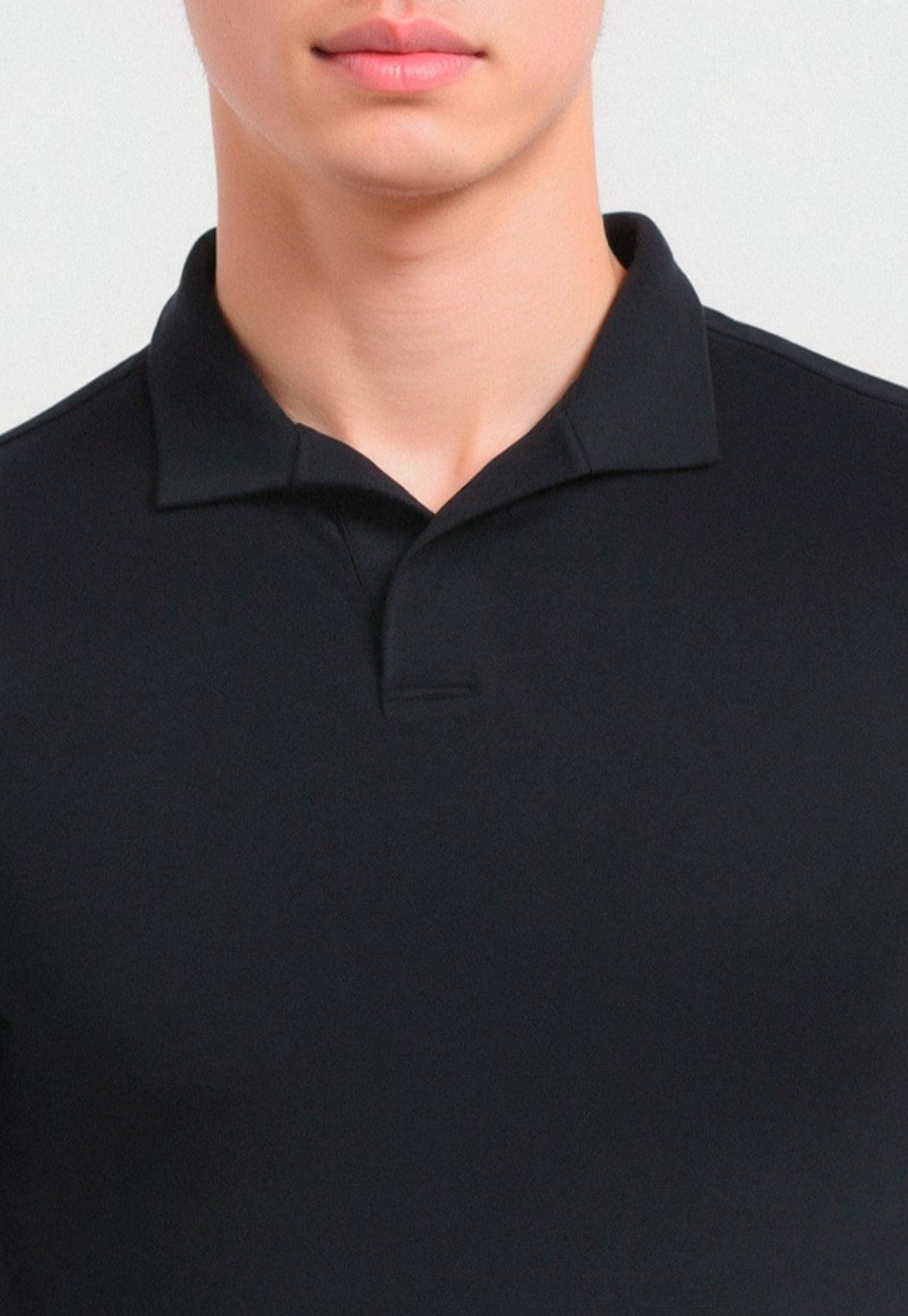 Camiseta polo con detalles sutiles que marcan la diferencia.
