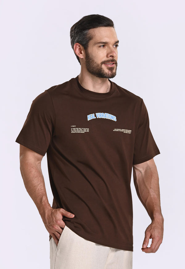 Camiseta con diseño al frente y en la espalda.