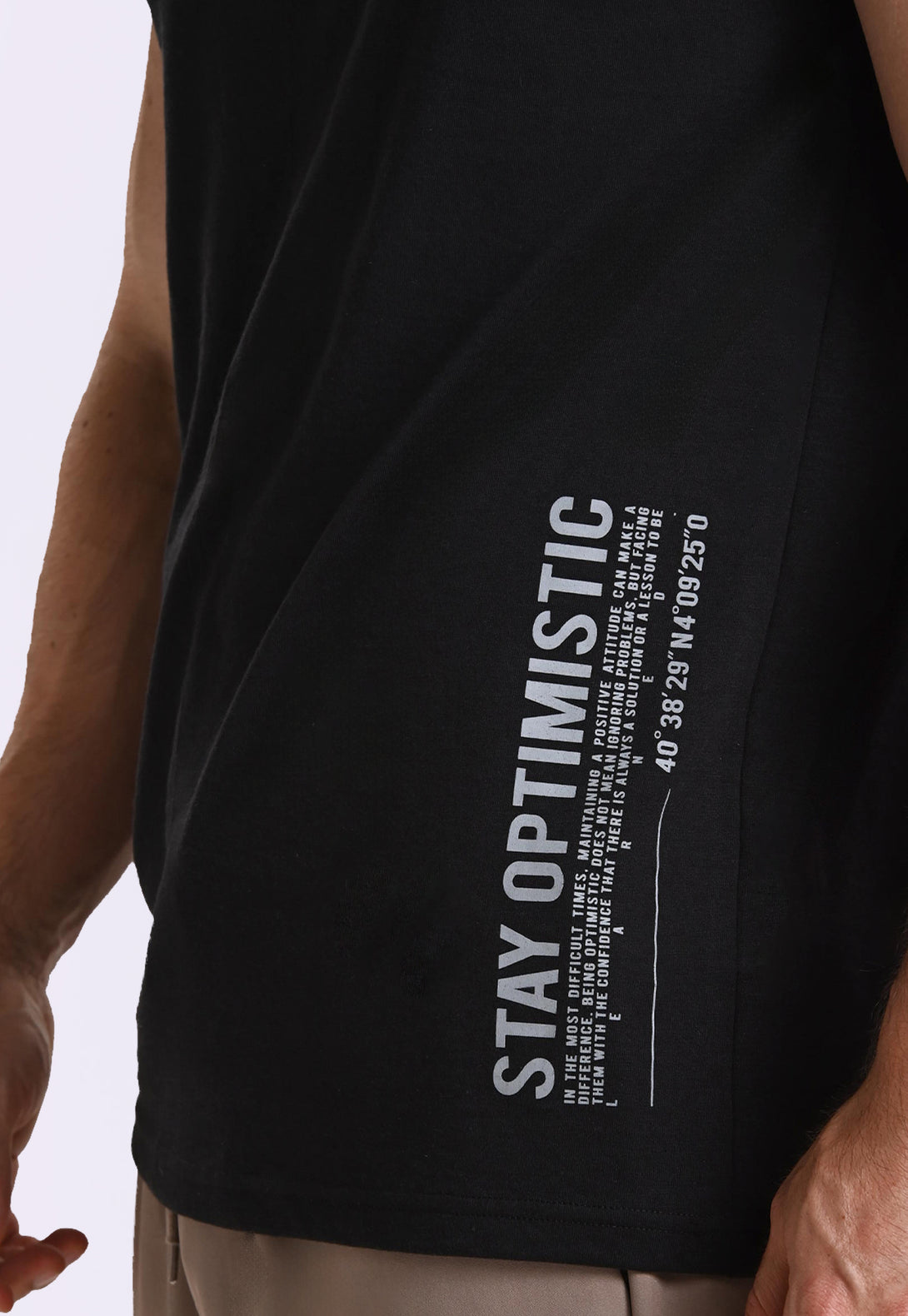 Camiseta diseñada con un estampado único.