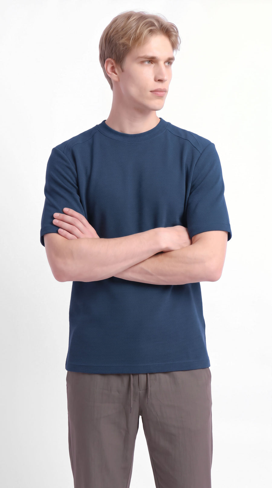 Camiseta azul con textura y manga raglán para hombre