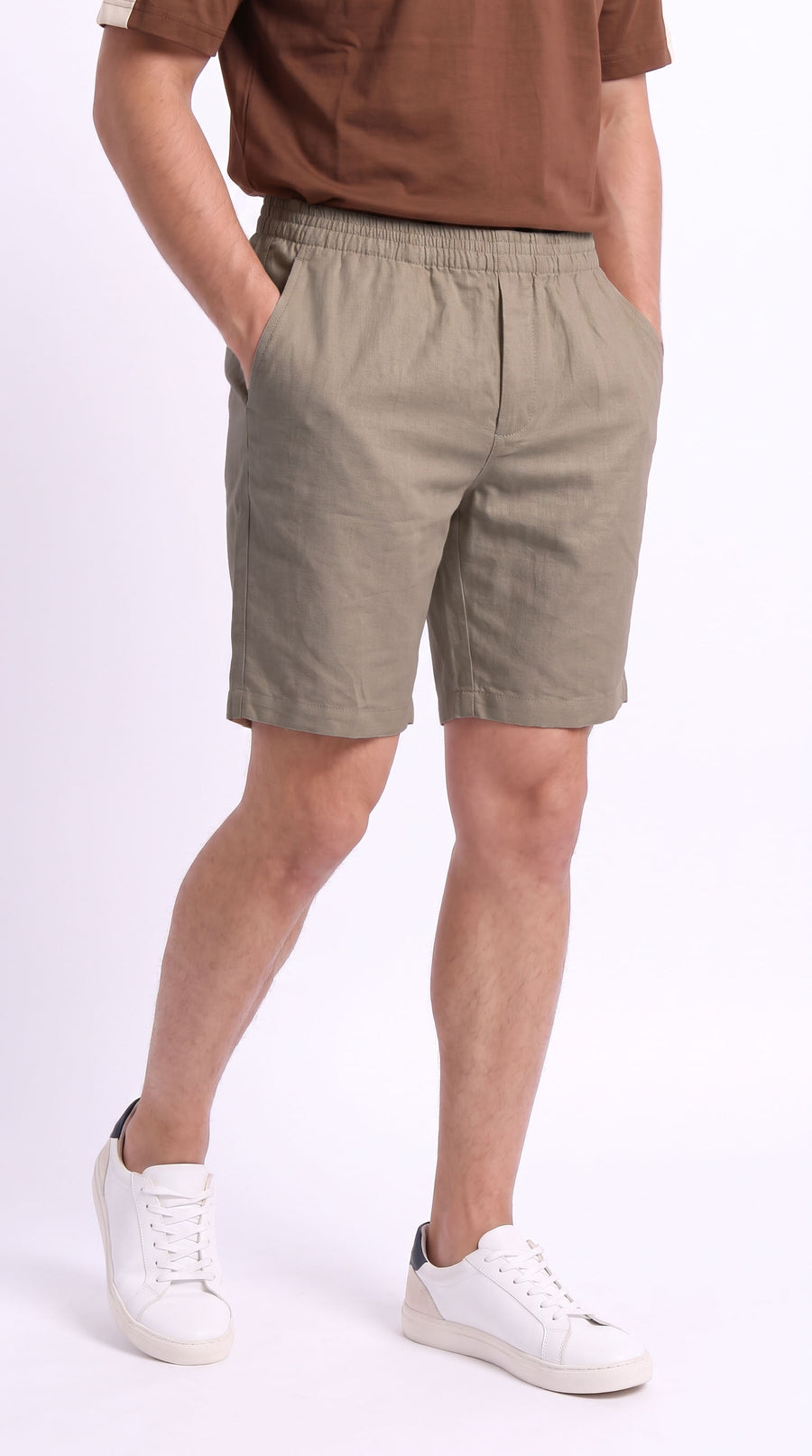 Bermuda beige con pretina resortada para hombre