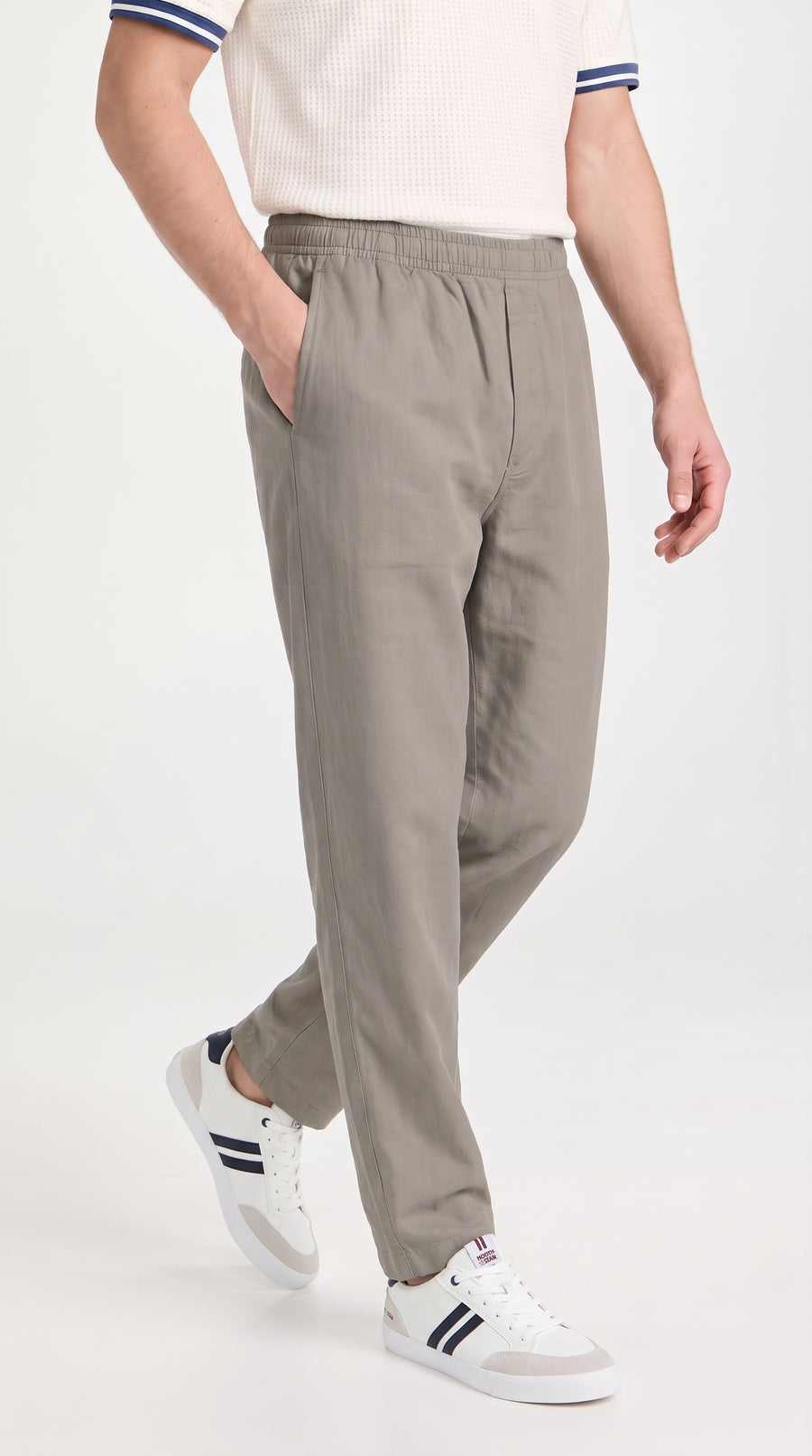 Pantalón beige con pretina resortada para hombre