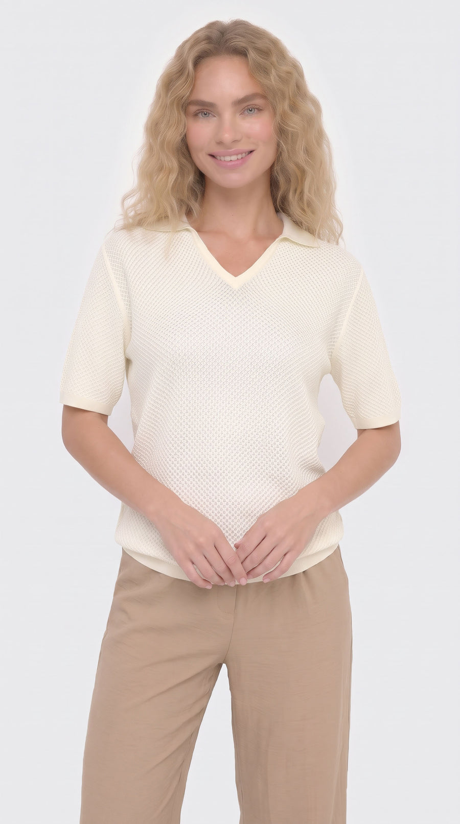 Camiseta polo ivory con textura para mujer