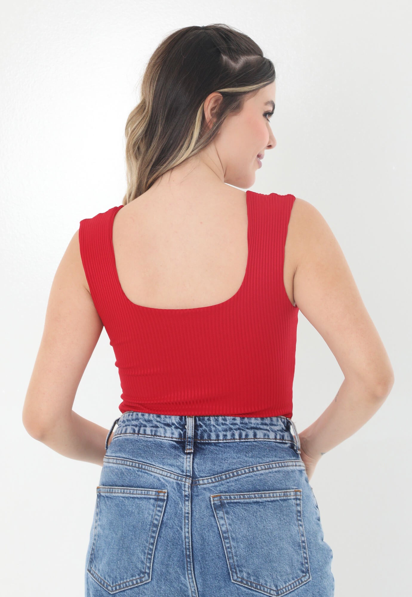 Blusa roja manga sisa con hombro ancho y escote en frente para mujer