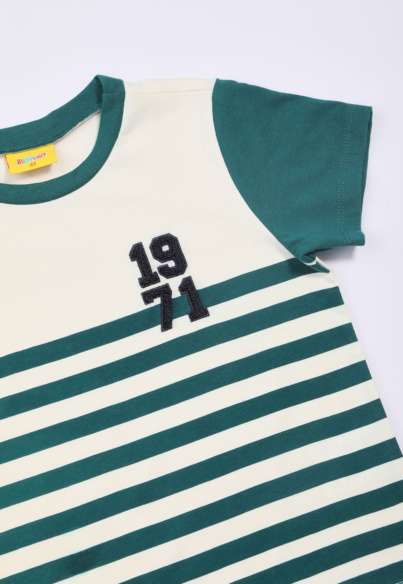 Camiseta Verde De Rayas Con Estampado En Frente Para Bebé Niño