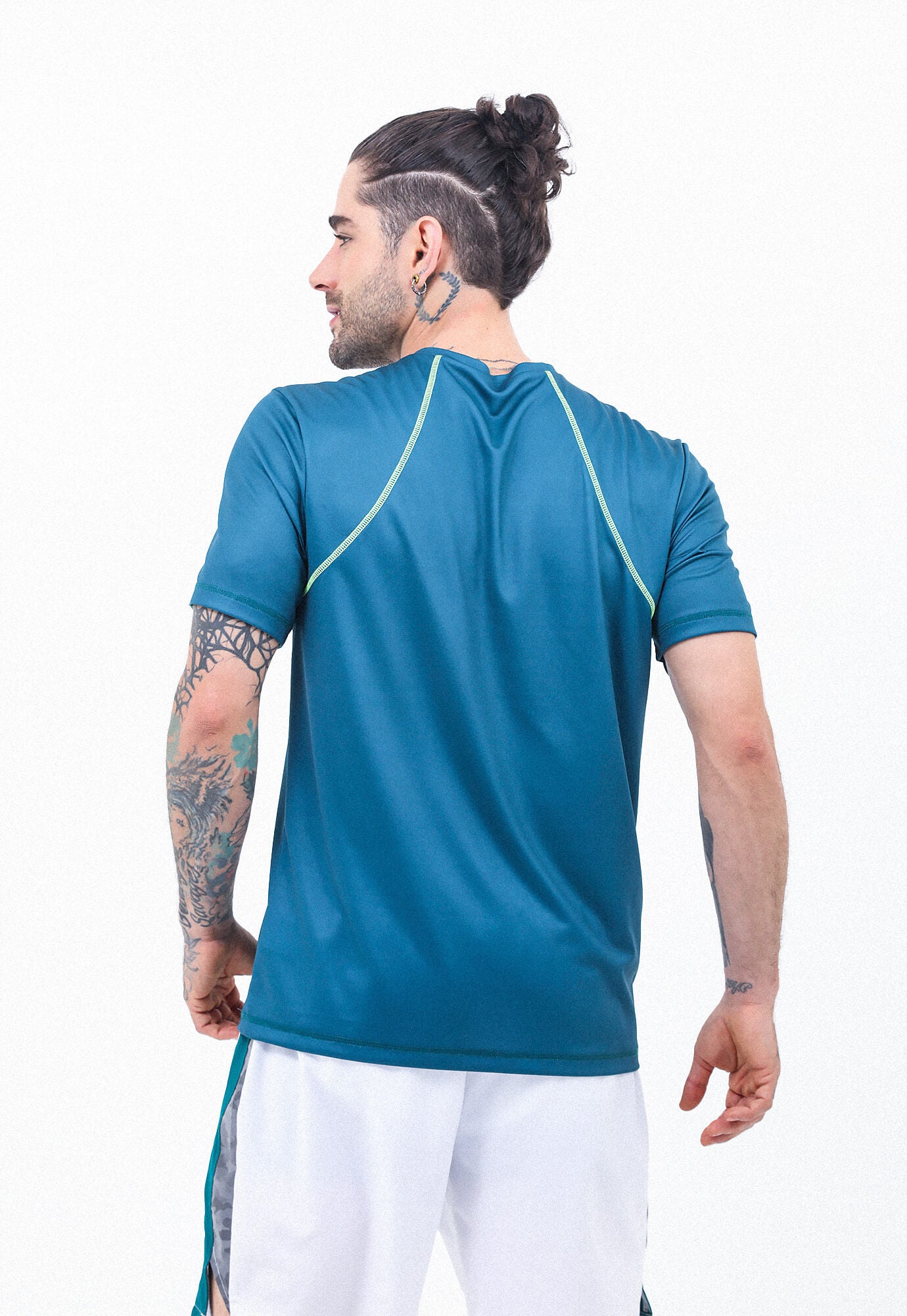 Camiseta deportiva verde esmeralda manga corto cuello redondo espalda en malla transpirable para hombre