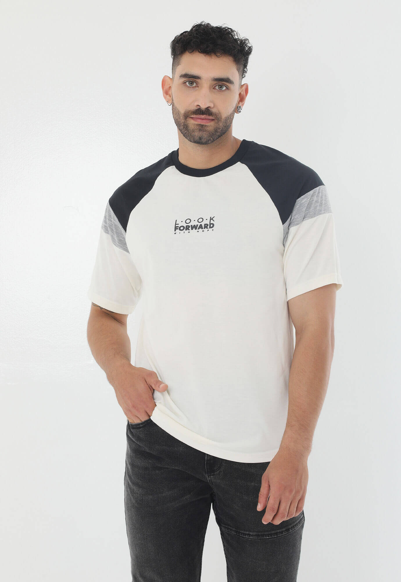 Camiseta Con Cuello Redondo