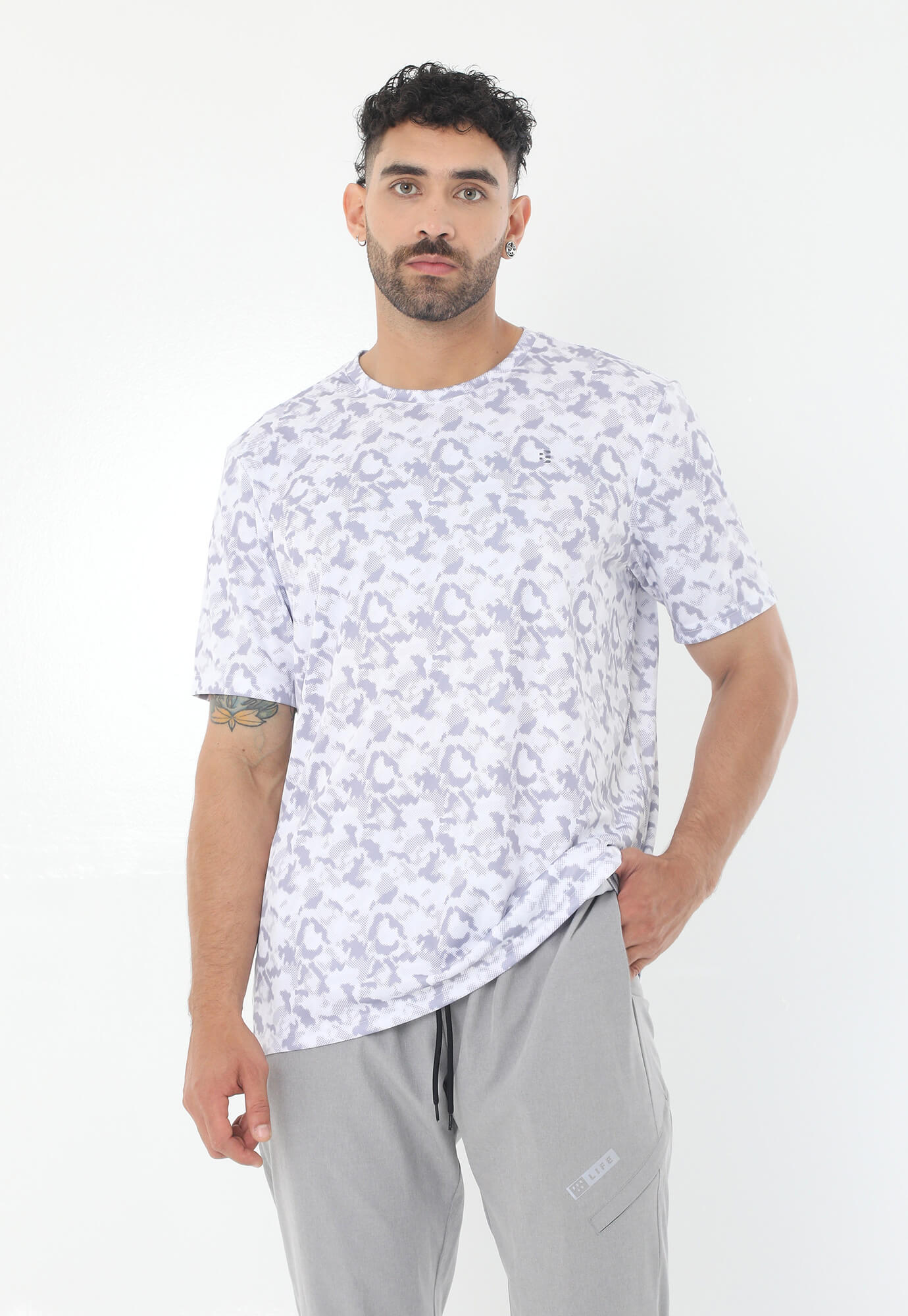 Camiseta Deportiva Blanca Semi-Ajustado Cuello Redondo  Sublimada Para Hombre