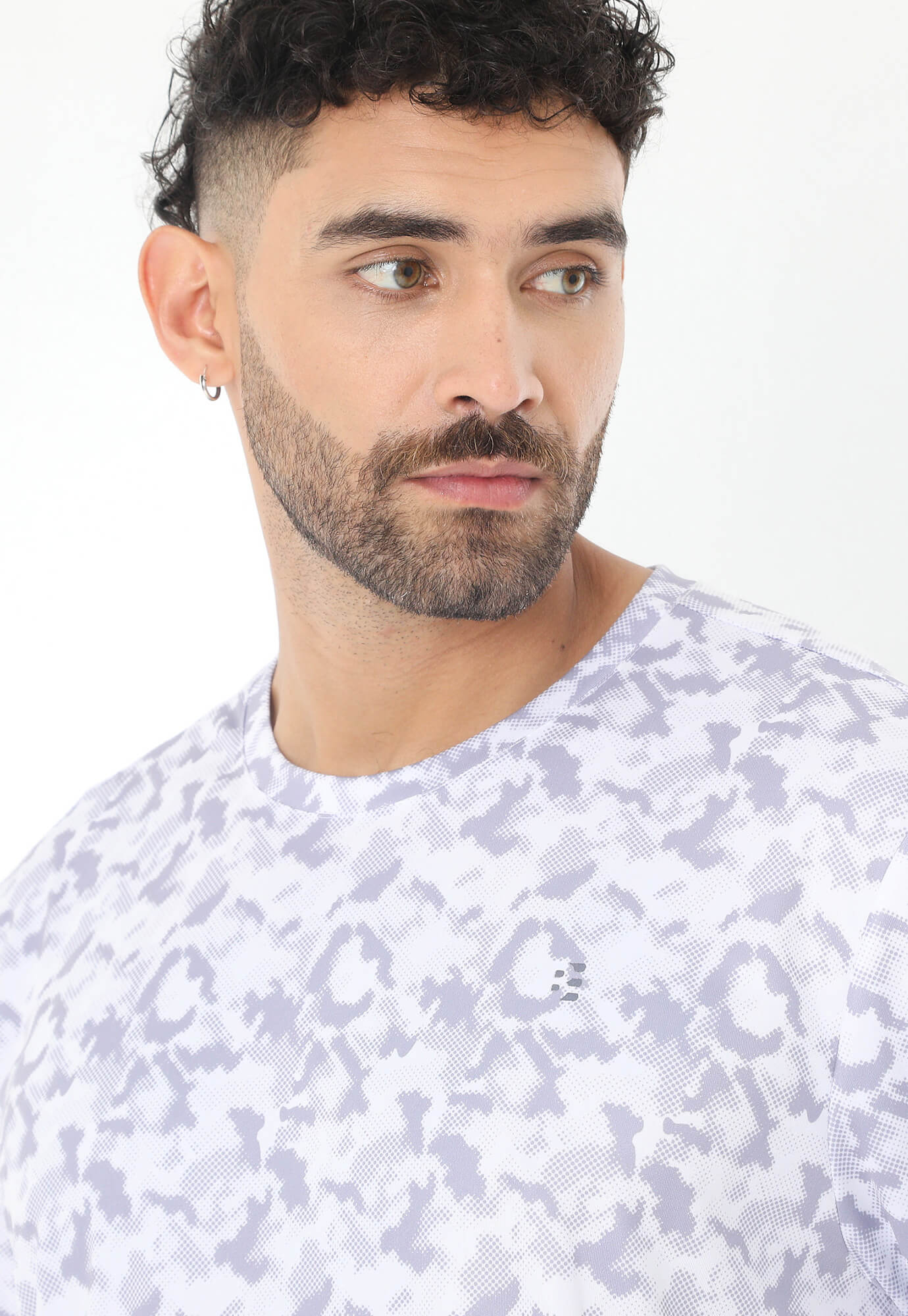 Camiseta Deportiva Blanca Semi-Ajustado Cuello Redondo  Sublimada Para Hombre