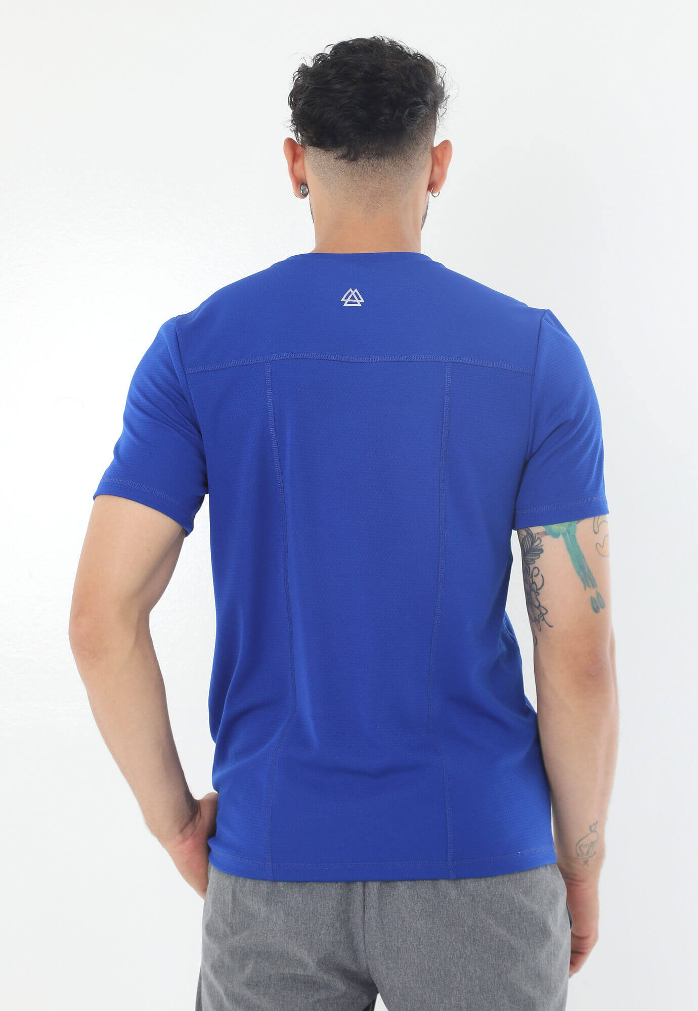 Camiseta Deportiva Azul Con Detalle Reflectivo En Manga Para Hombre