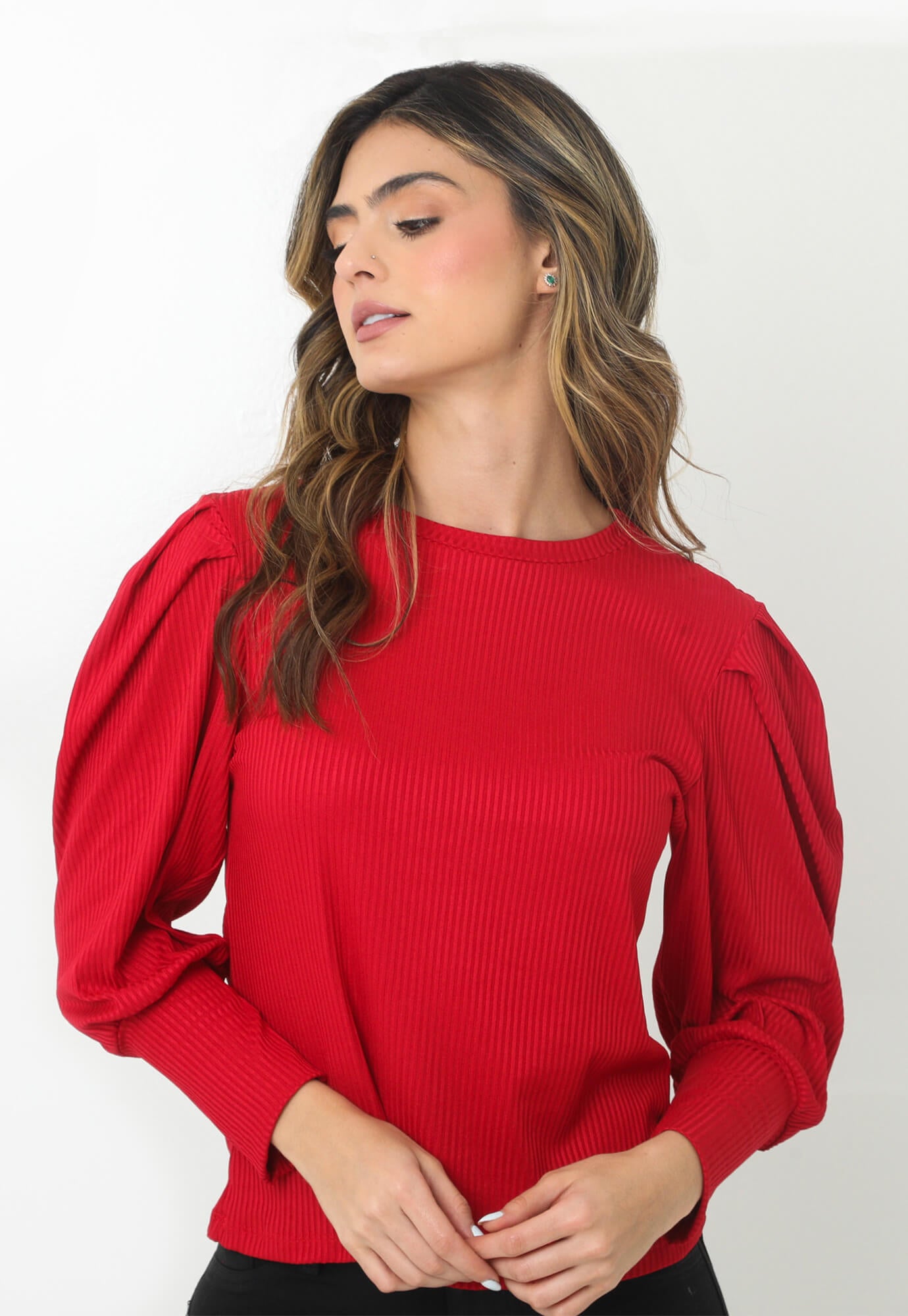 Camiseta roja con volumen en manga larga para mujer