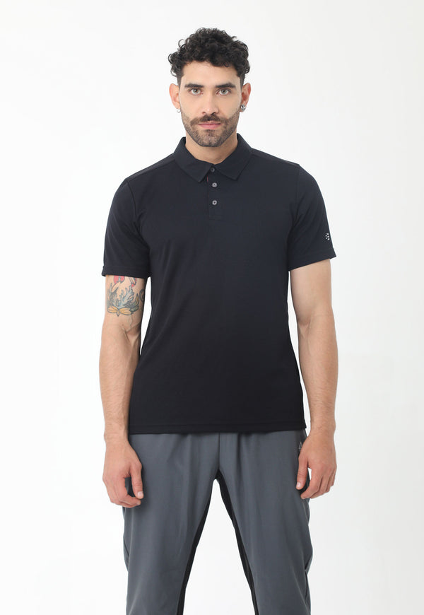 Camiseta deportiva tipo polo negra, almilla en tela contrasté, perilla interna ajuste perfecto  para hombre