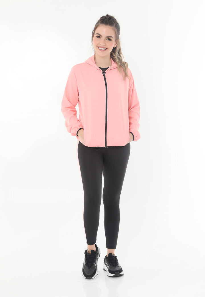 Moda sostenible, ropa para entrenar chaqueta rosada