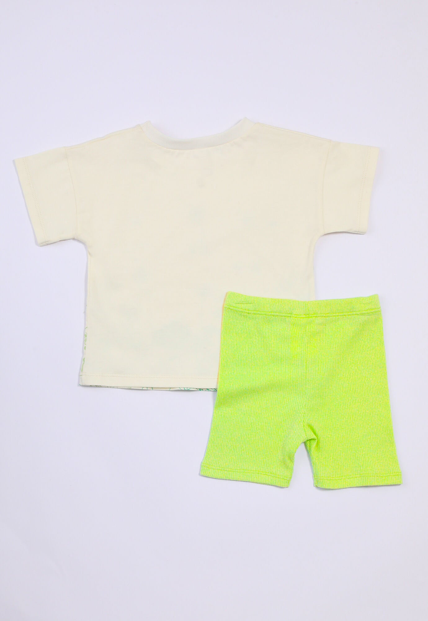 Conjunto de camiseta estampada manga corta y short verde para bebé niña