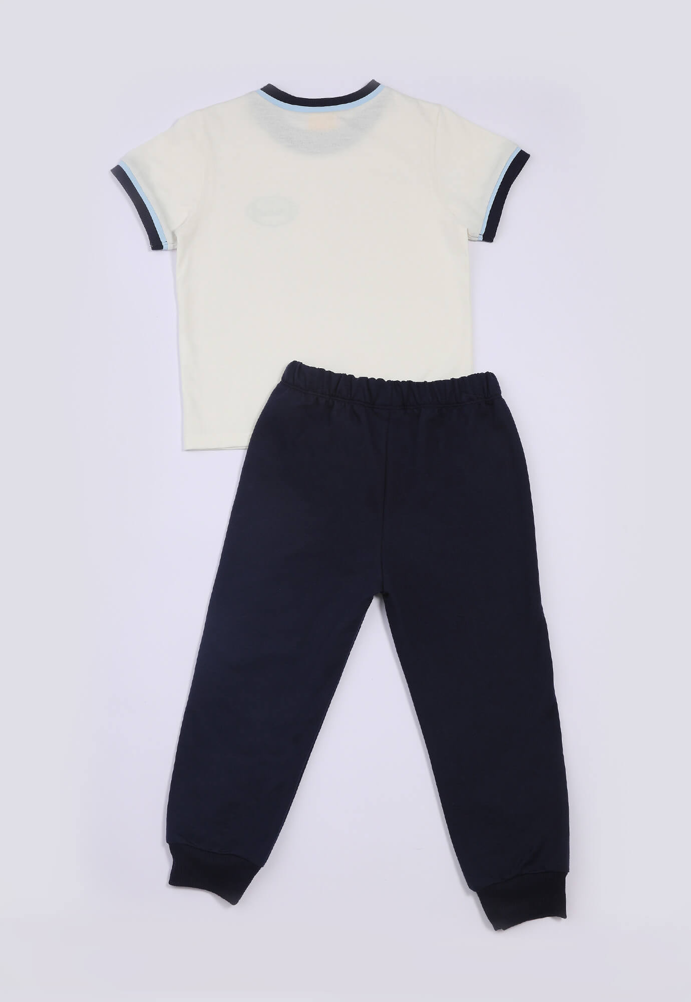 Conjunto De Camiseta Ivory Con Estampado Y Pantalón Azul Oscuro Para Bebé Niño