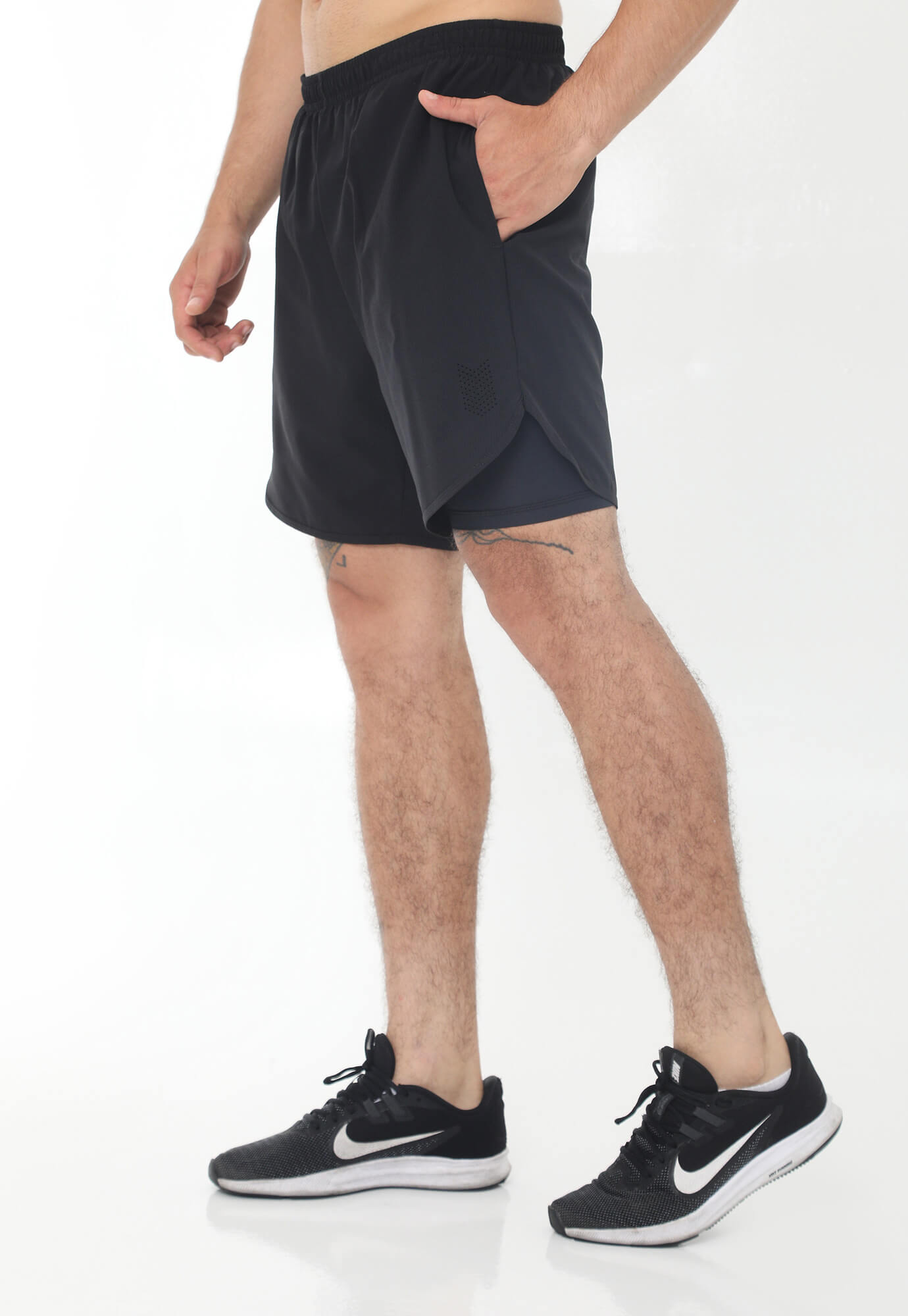 Pantaloneta Deportivo Negra Con Bolsillo Trasero Para Hombre