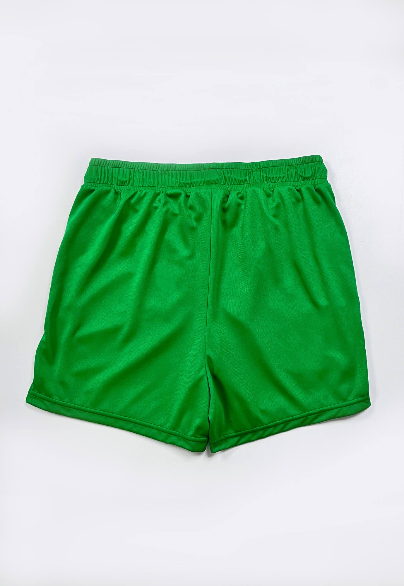 Short deportivo verde oscuro fondo entero, ciclista interno, cordón ajustable y bolsillos laterales para hombre