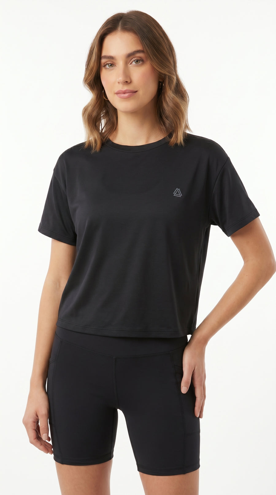 Camiseta deportiva negra silueta corta para mujer – Belife