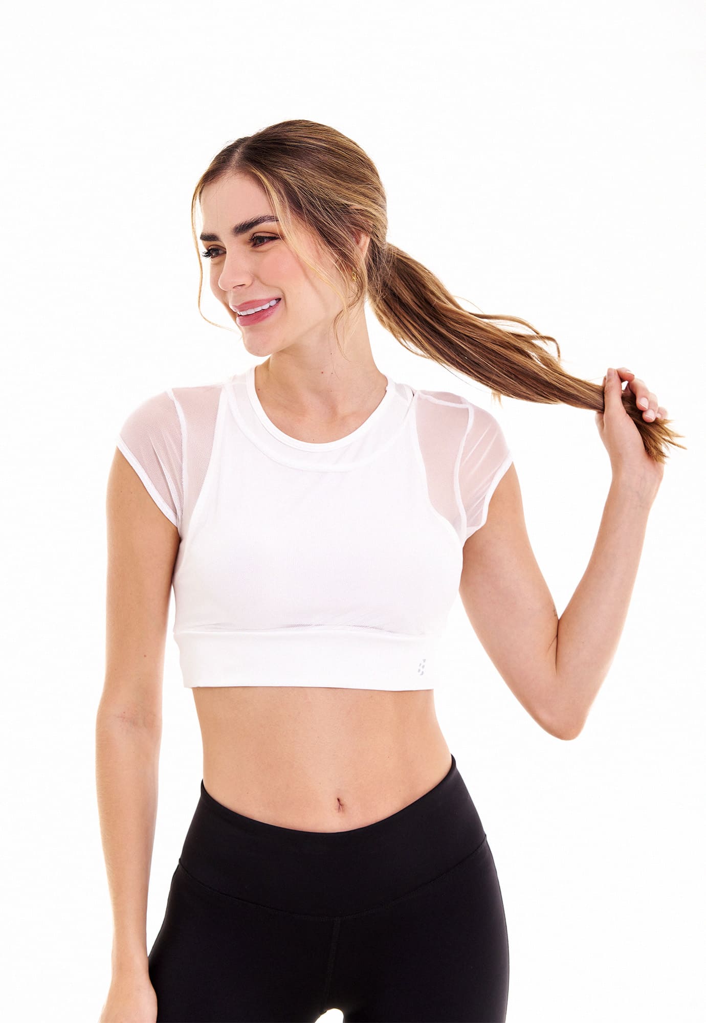Camiseta deportiva blanco hueso con manga corta en malla para mujer
