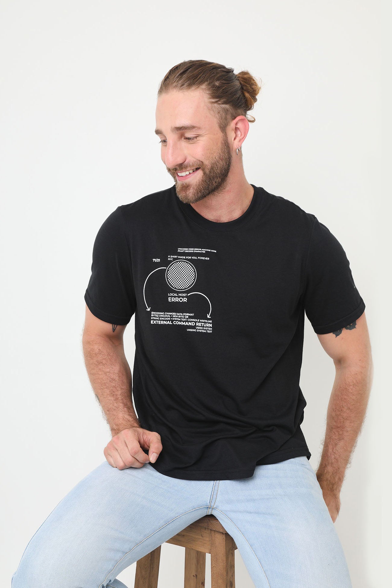 Camiseta Negra Con Estampado Delantero Y Posterior Para Hombre