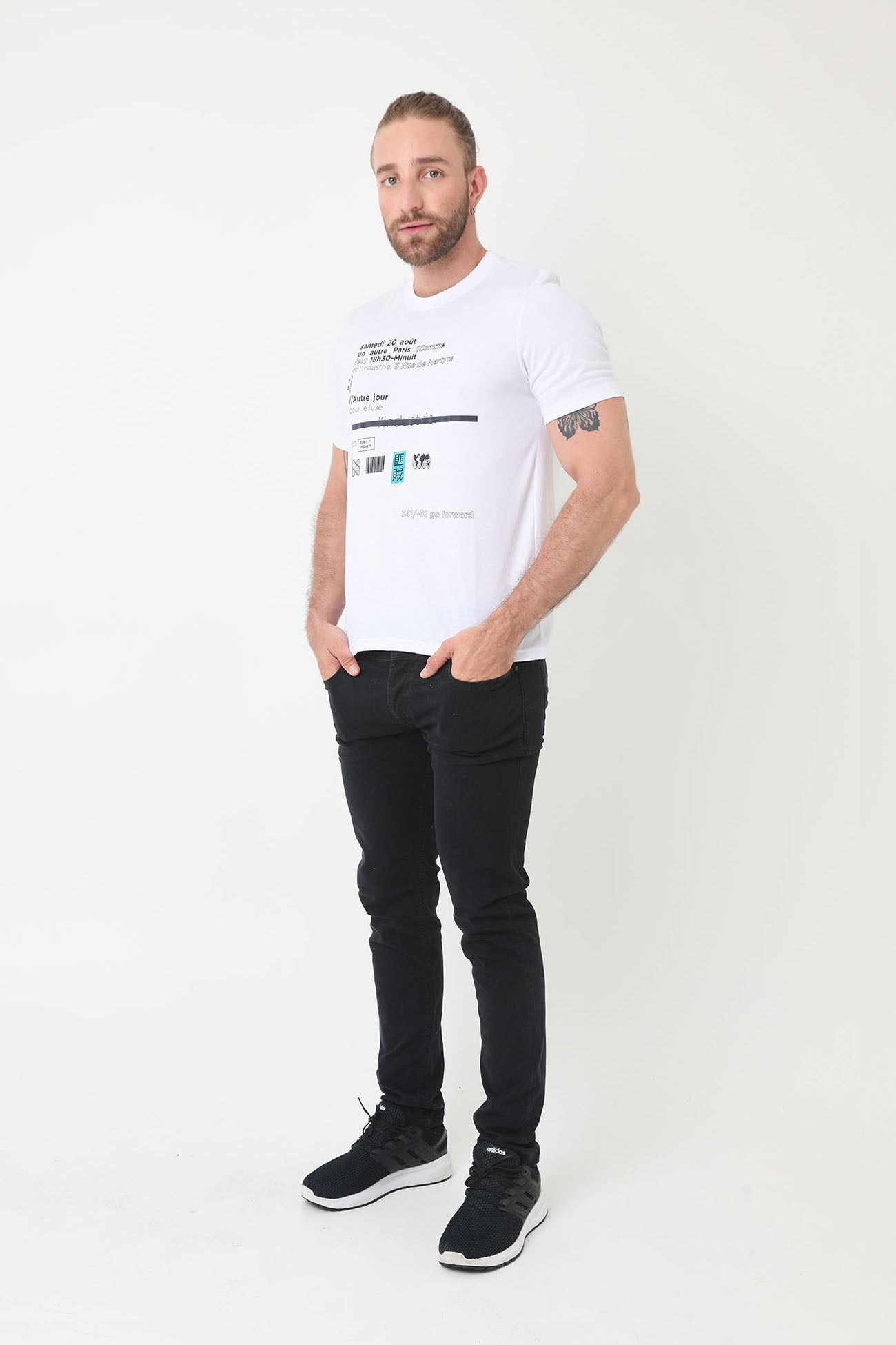 Camiseta Manga Corta Con Estampado En Frente