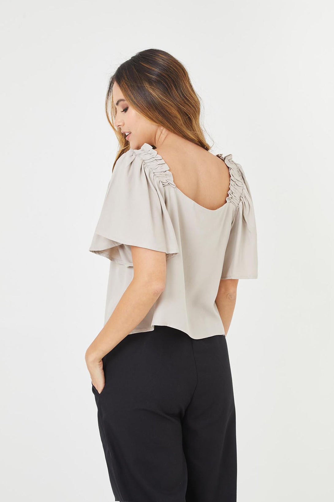 Blusa Escote Cuadrado y elástico en hombros. Mujer. Color Arena | Belife 3