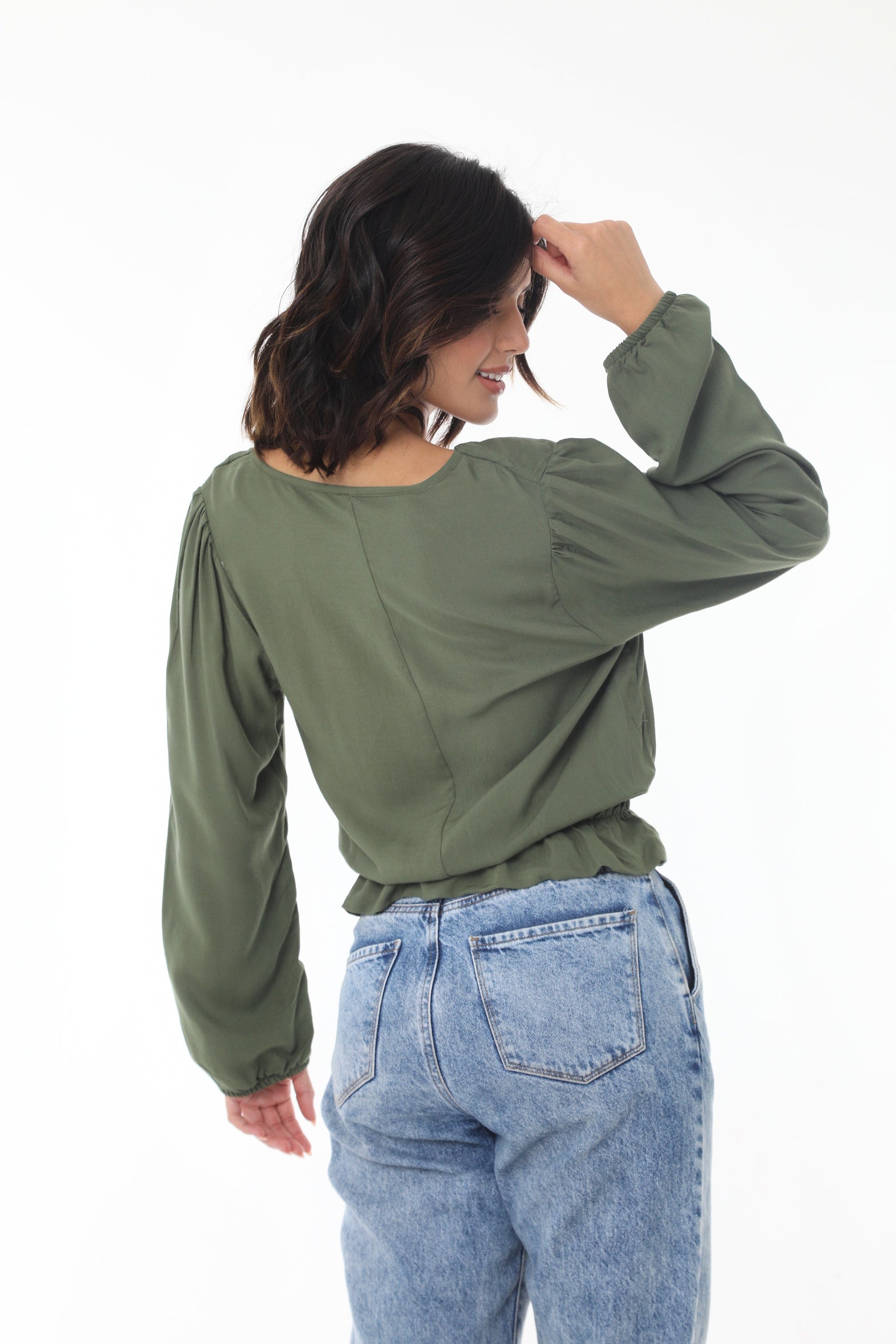 Blusa verde militar manga larga para mujer bombacha