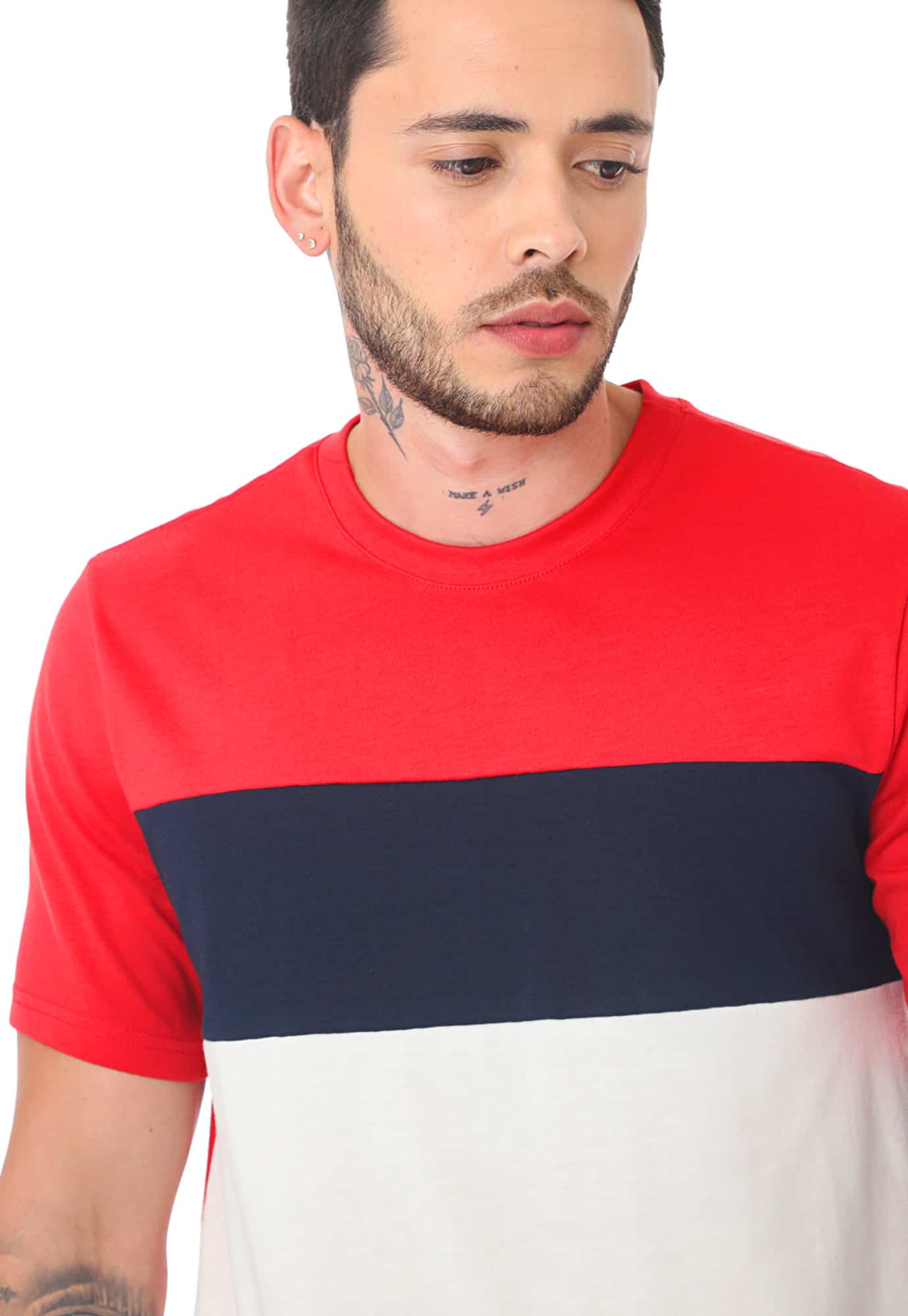 Camiseta rojo manga corta, con bloques en contraste y cuello redondo para hombre