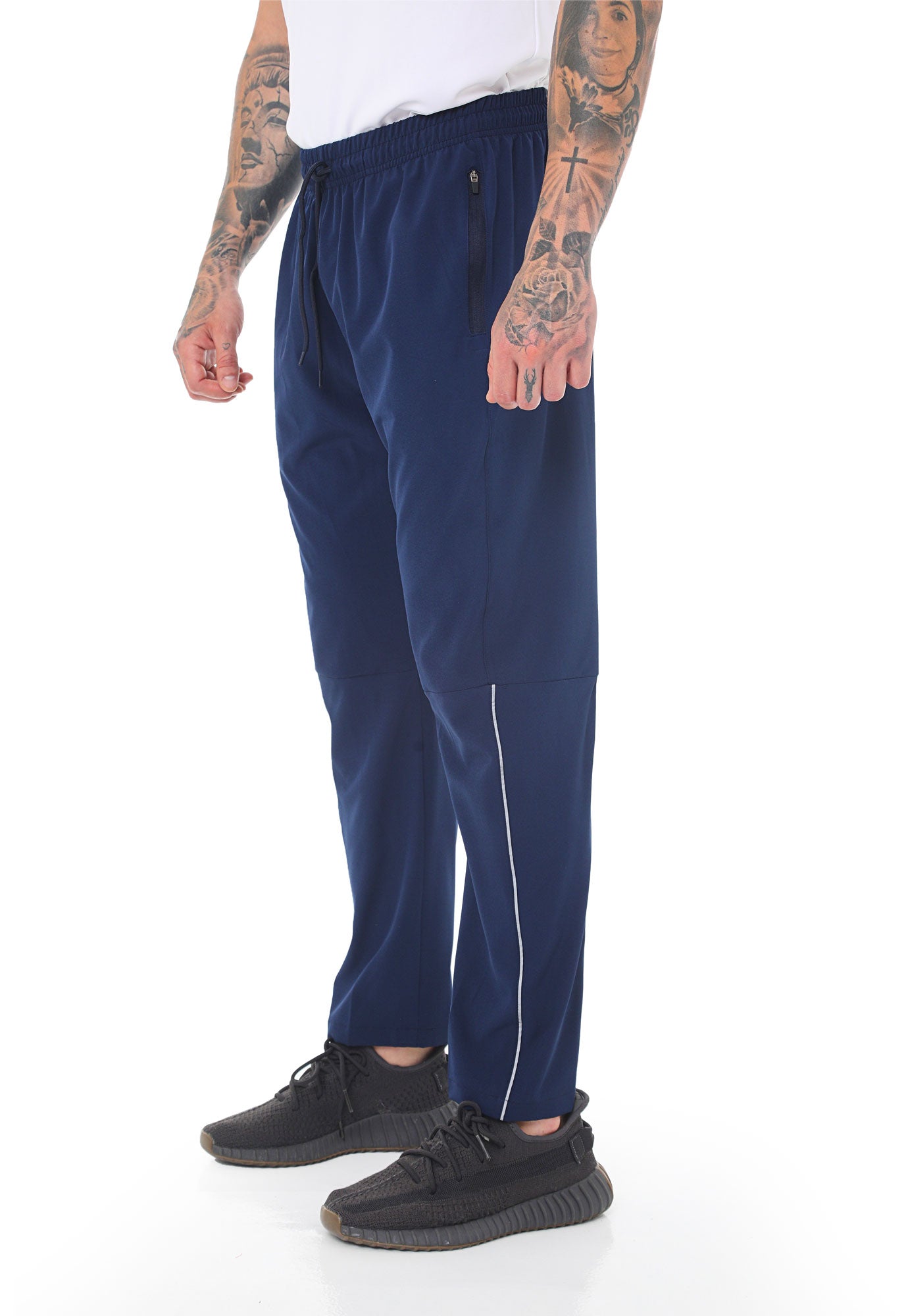 Pantalon deportivo azul con pretina clásica bota recta y bolsillos delanteros diagonales para hombre
